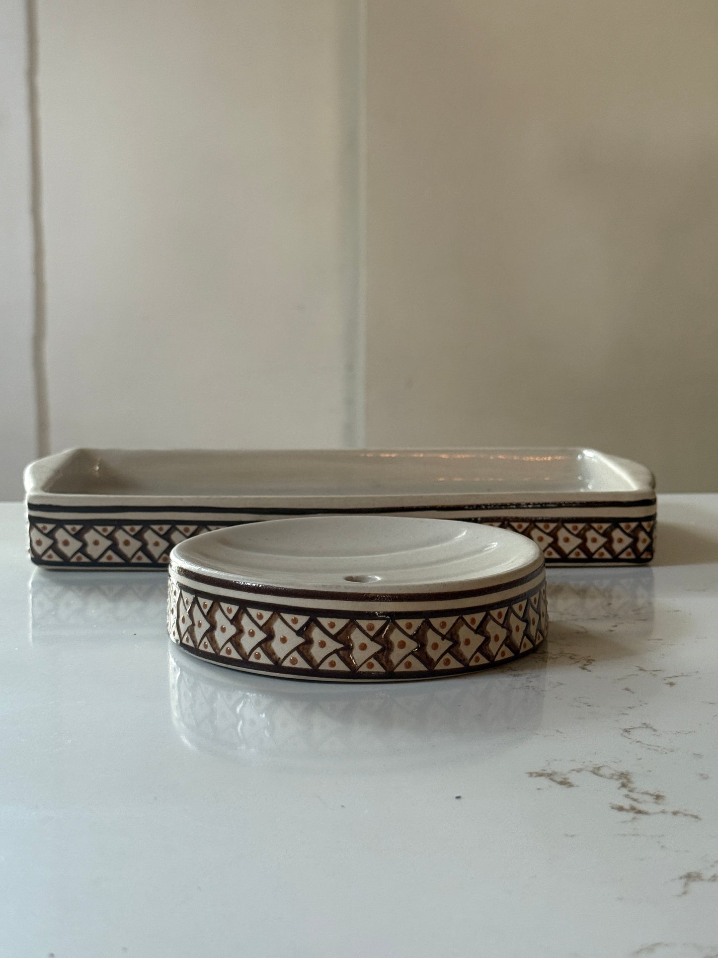 Handcrafted Qui Mineral Geometric Soap & Vanity Tray