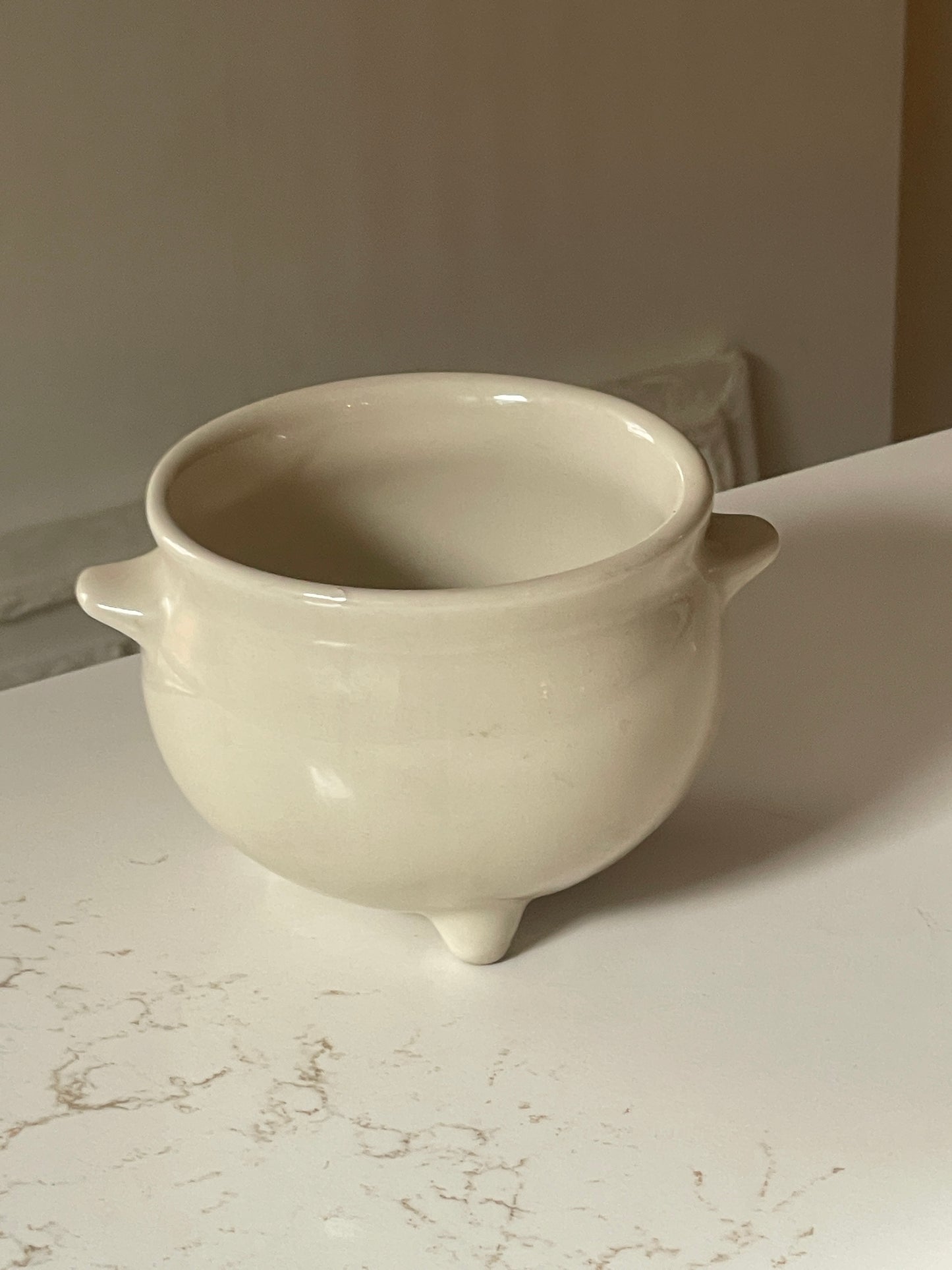 Vintage Bel-Terr Cream White Tri-Footed Soup Bowl