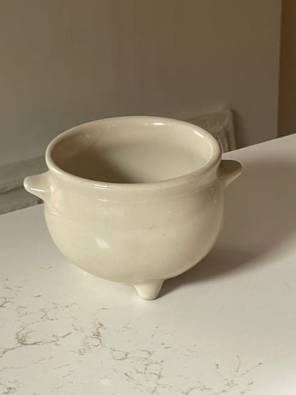 Vintage Bel-Terr Cream White Tri-Footed Soup Bowl