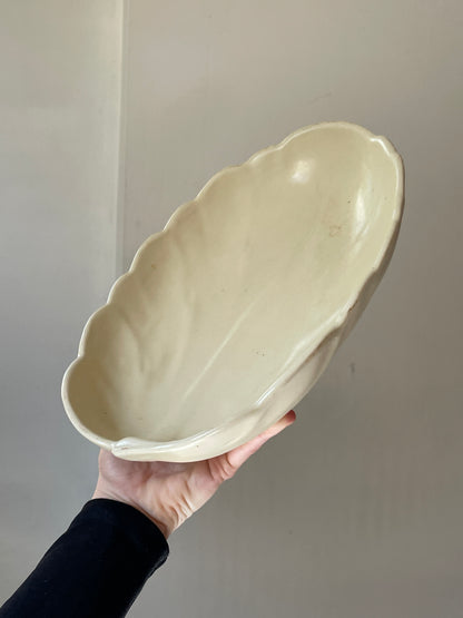 Tri-footed Cream Ceramic Leaf Bowl with Scalloped Edges