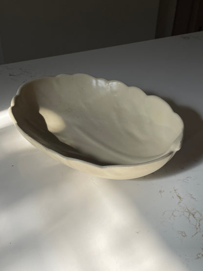 Tri-footed Cream Ceramic Leaf Bowl with Scalloped Edges