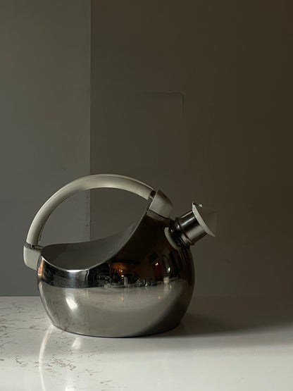 Rare CARLO GIANNINI Postmodern White & Chrome Whistling Italian Stove Top Tea Kettle