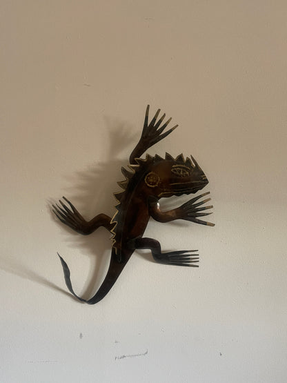 Pair of Sculpted Metal Wall Scrawling Lizards with Painted Brass Details