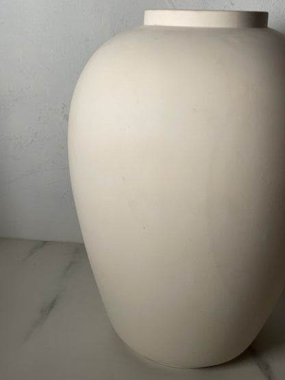 1976 Bisque Bone White Vase