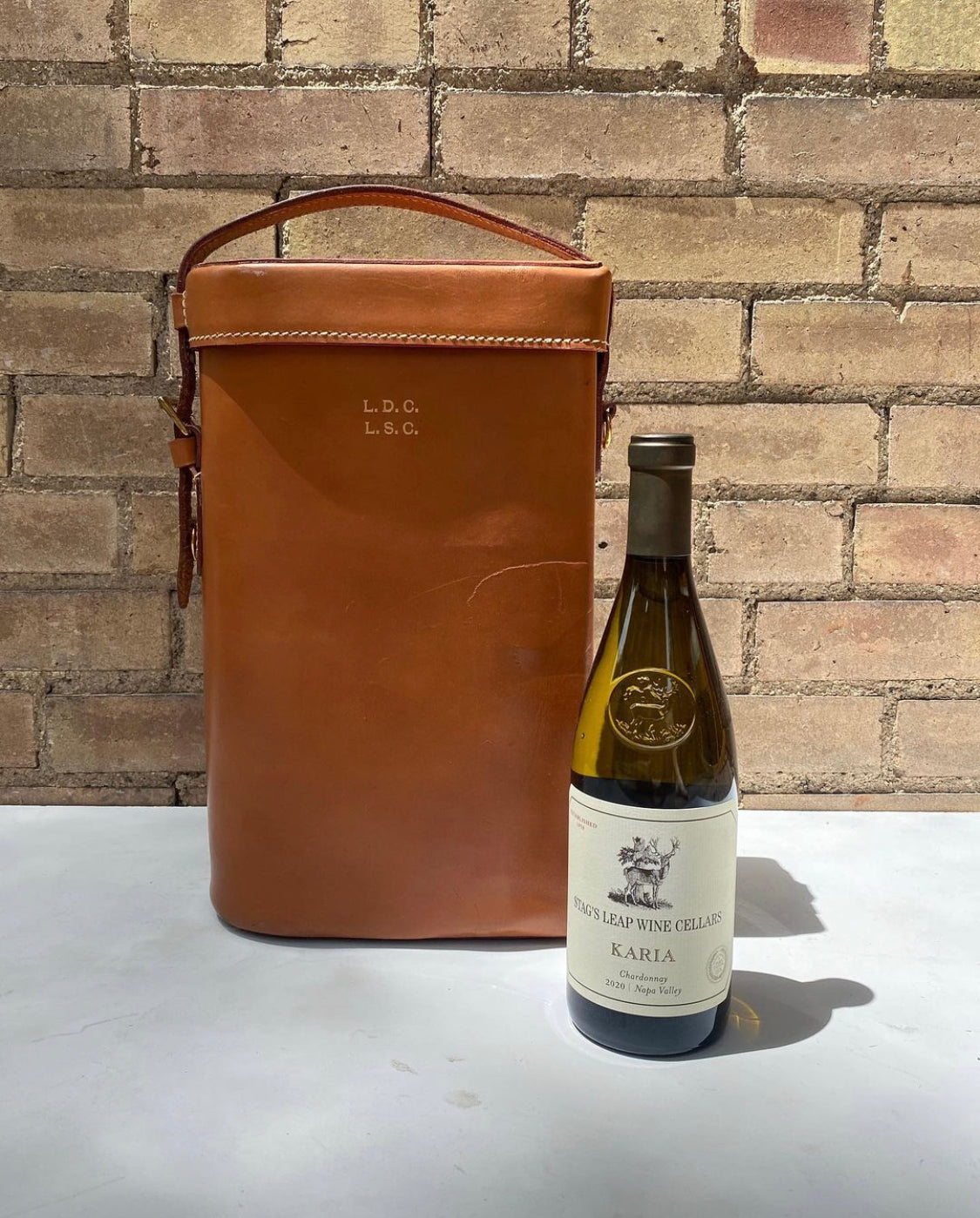 Vintage Leather 2-Wine Bottle Carrier with Gold Pressed Lettering